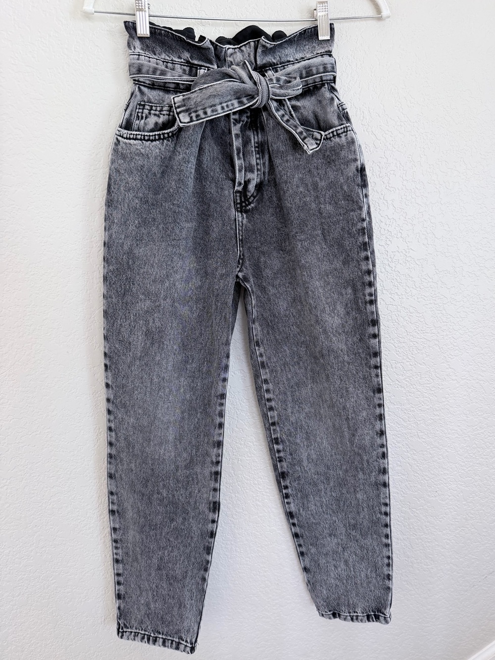 We The Free by Free People Paperbag Waist Jeans | Size 24 | Acid Wash Gray